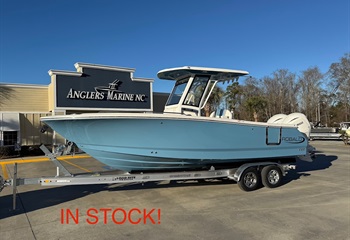 2026 Robalo R250 Atlas Blue Boat